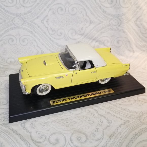 1955 Ford Thunderbird Die-Cast Metal 1:18 Scale Model Car Yellow EUC - Picture 1 of 9